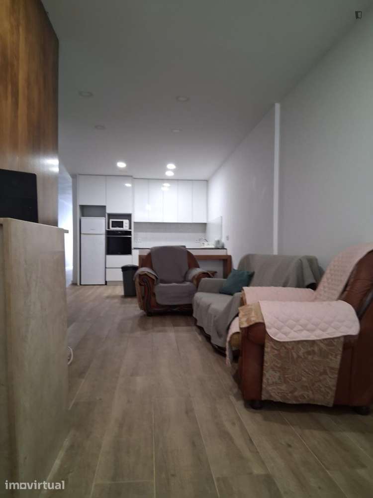 Quarto - localizado em Sé de Braga e São Lázaro Braga - Grande imagem: 5/20
