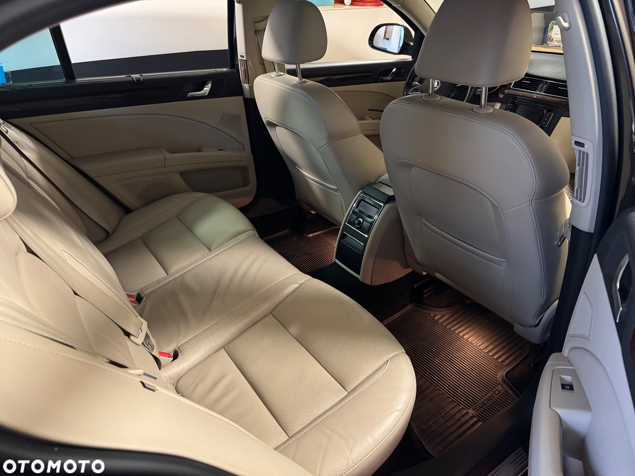 Skoda Superb 2.0 TDI 4x4 Elegance DSG - 18