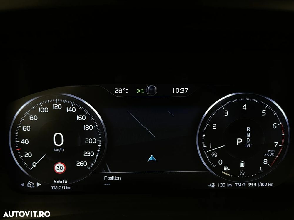 Volvo XC 40 B4 AT8 AWD Mild Hybrid Momentum Pro - 28