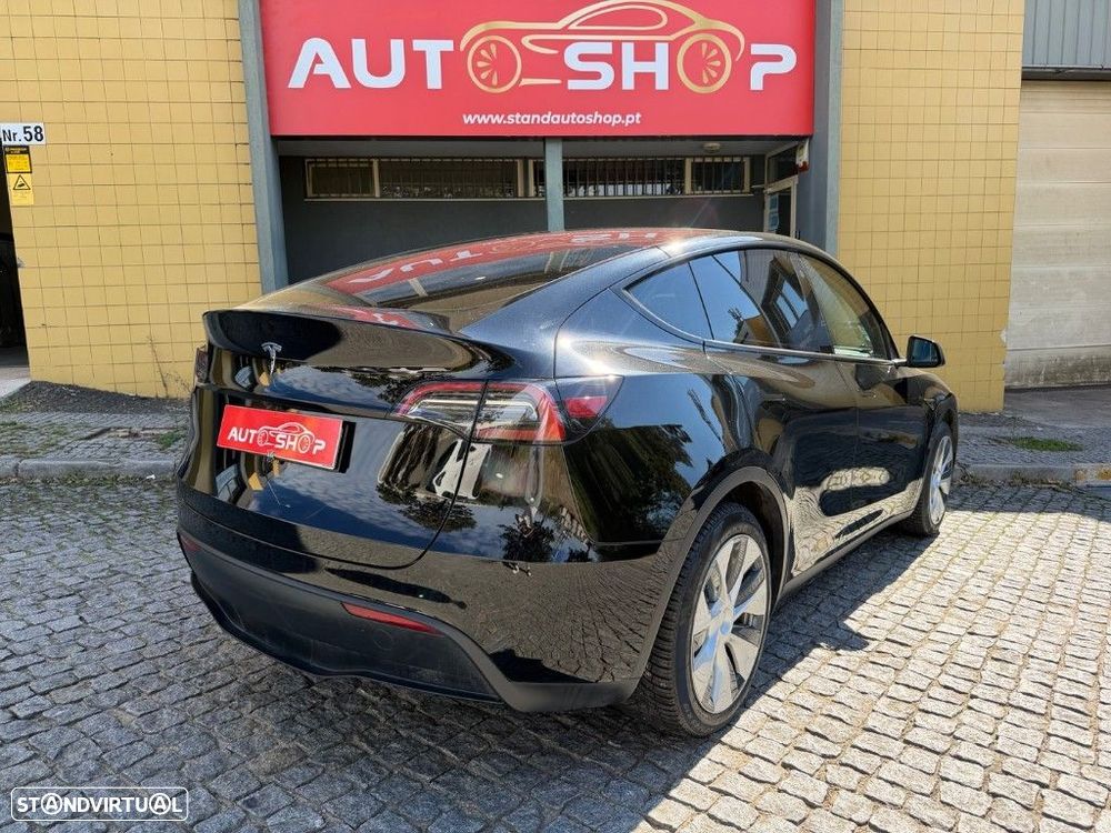 Tesla Model Y - 19