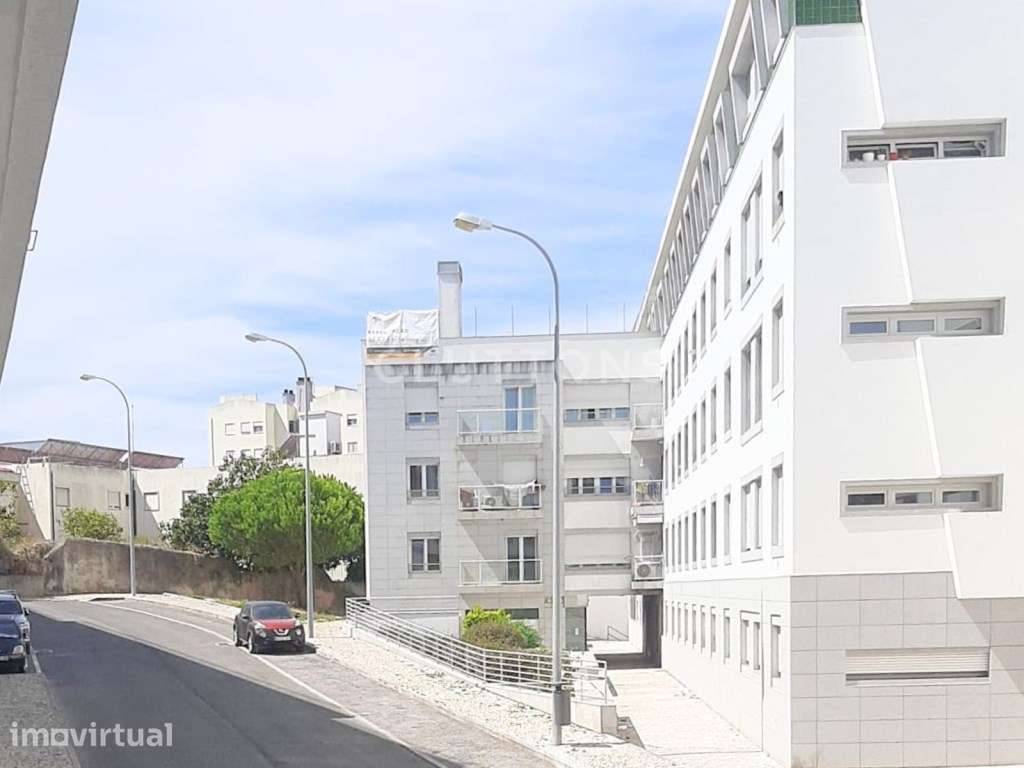 T3, 150 m2, em renovação total, estacionamento, Benfica - Grande imagem: 2/28