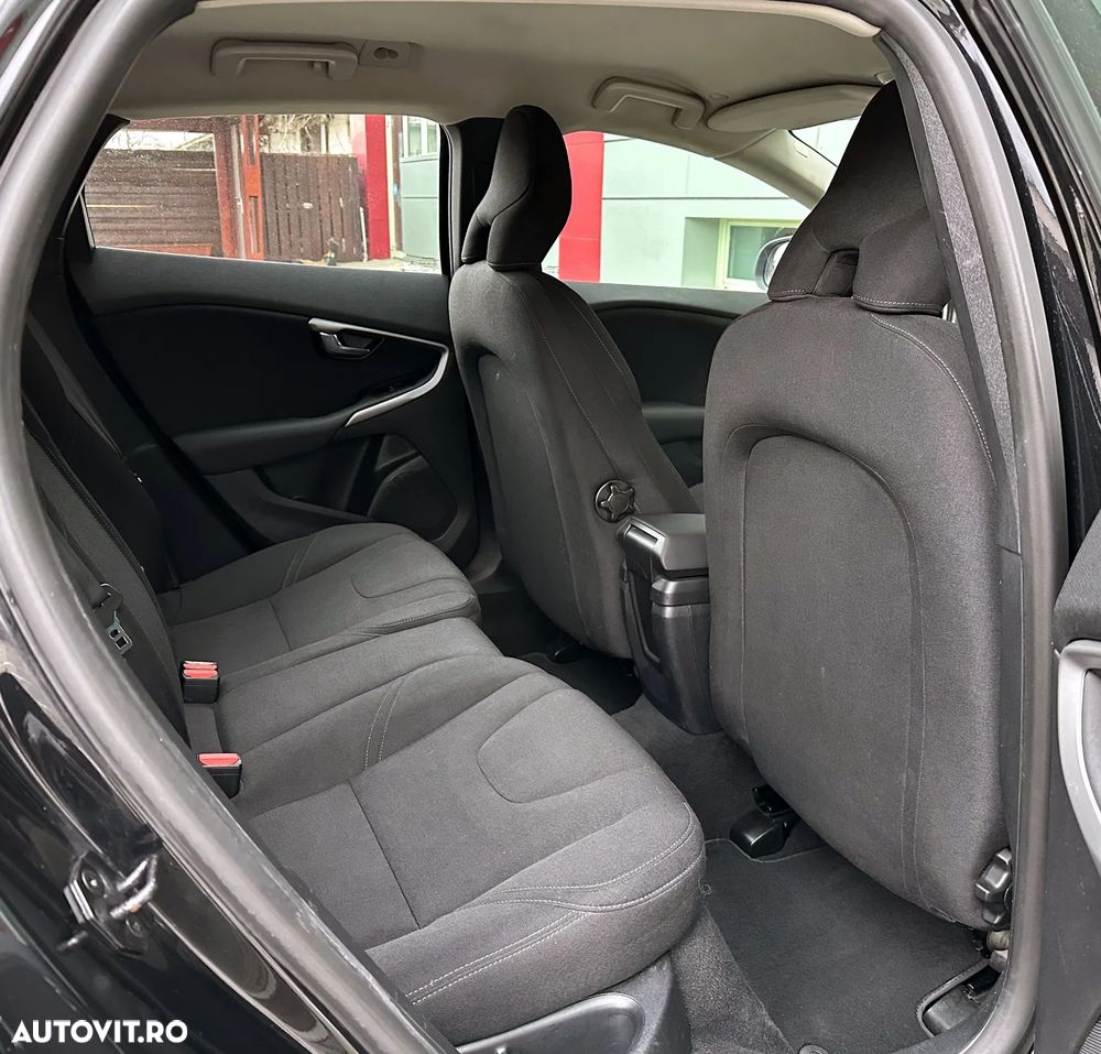 Volvo V40 - 25