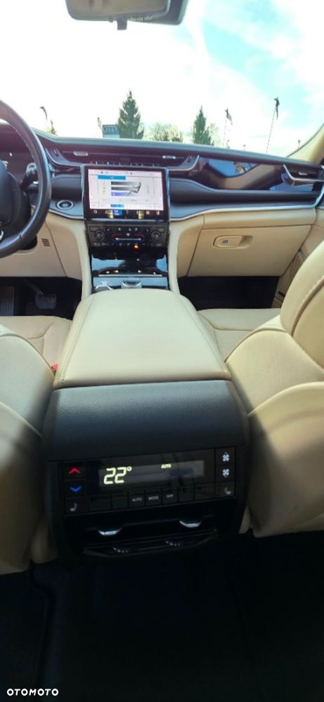 Jeep Grand Cherokee - 28