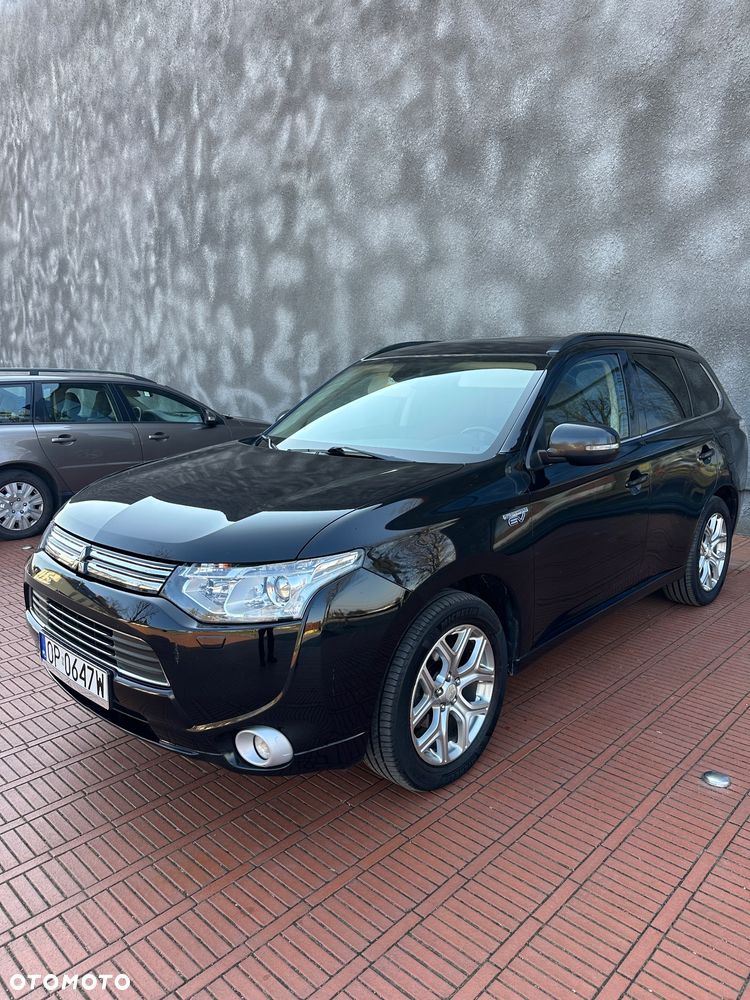 Mitsubishi Outlander - 1