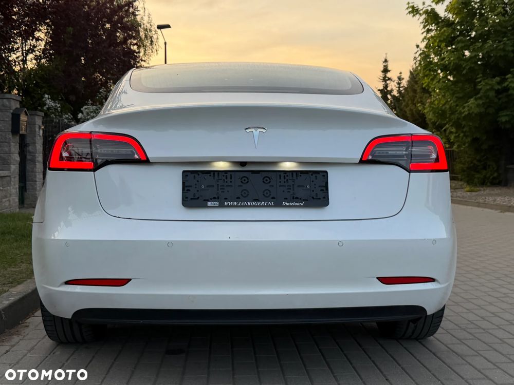 Tesla Model 3 - 20