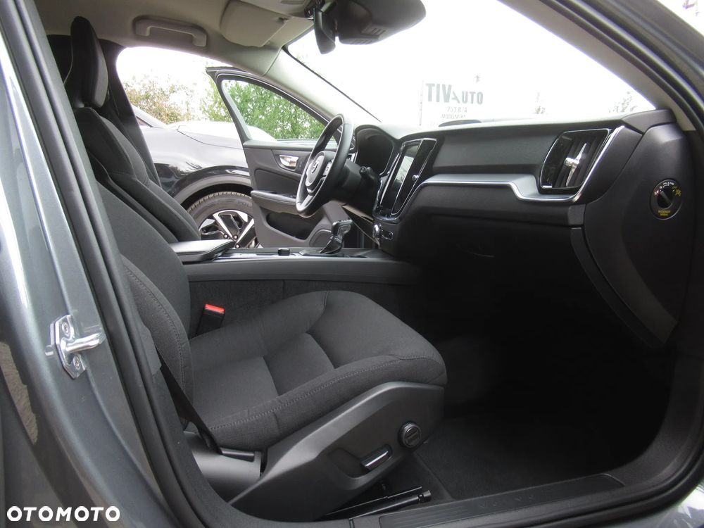 Volvo V60 T4 Momentum - 9