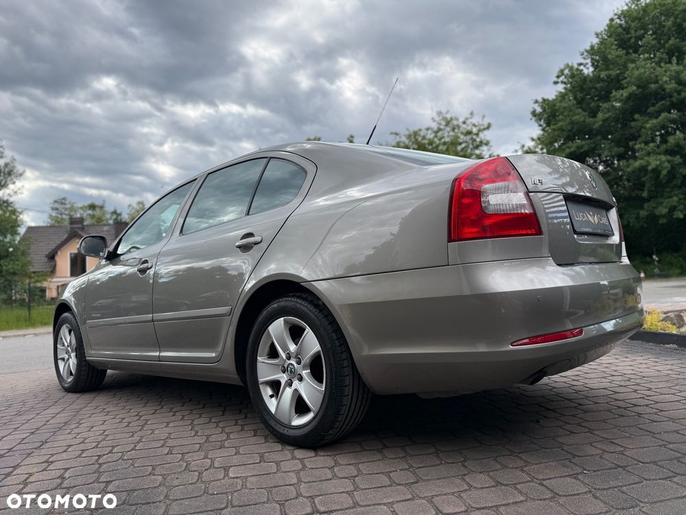 Skoda Octavia 1.6 Selection - 12