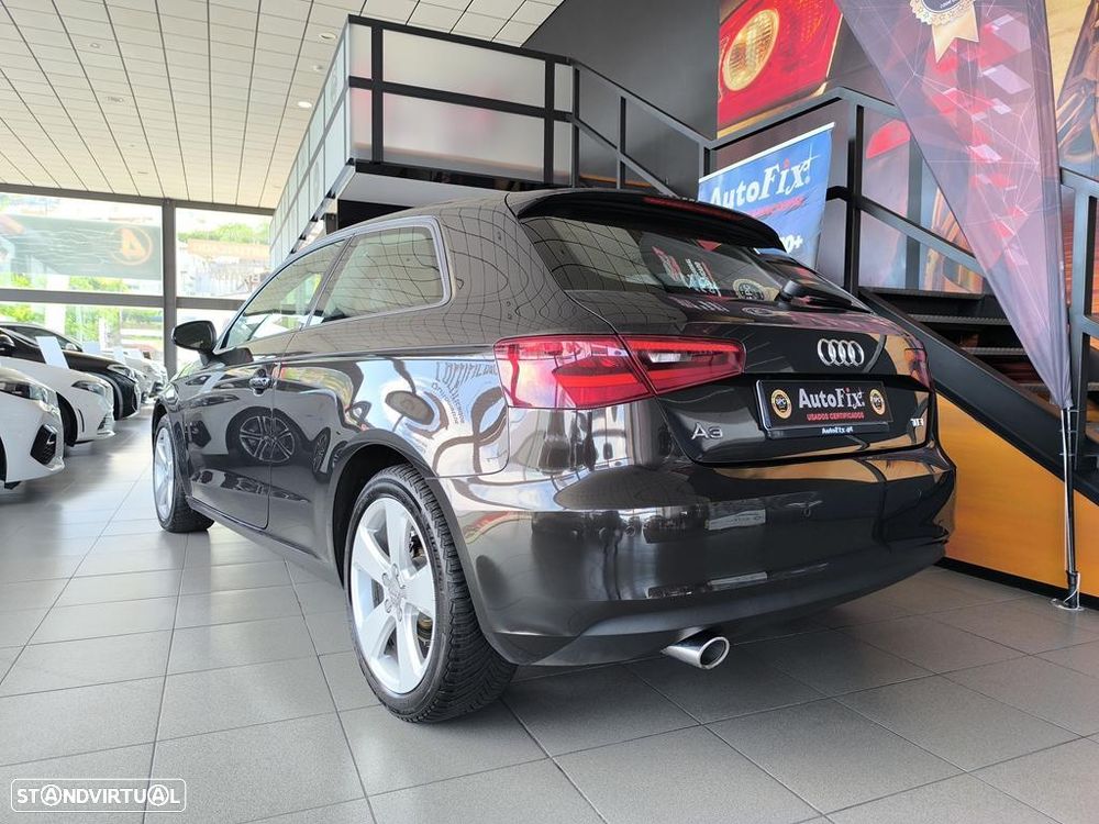 Audi A3 1.6 TDI Sport - 4