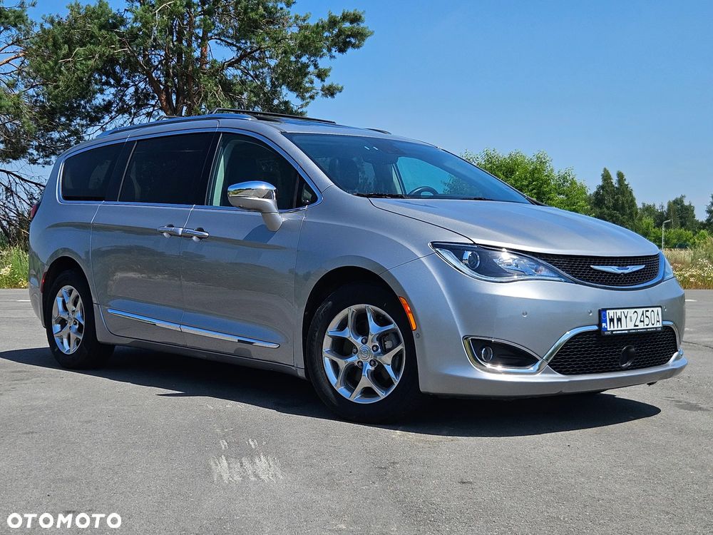 Chrysler Pacifica - 4