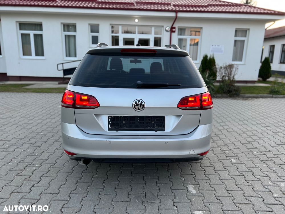 Volkswagen Golf - 11