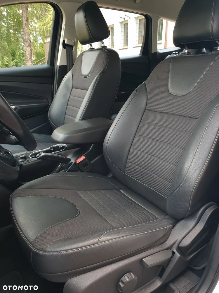 Ford Kuga 2.0 TDCi 4x4 Titanium - 27