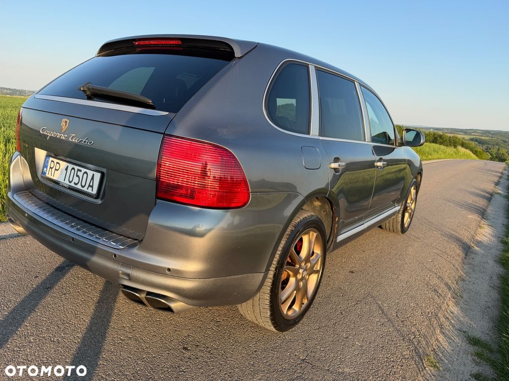 Porsche Cayenne - 6