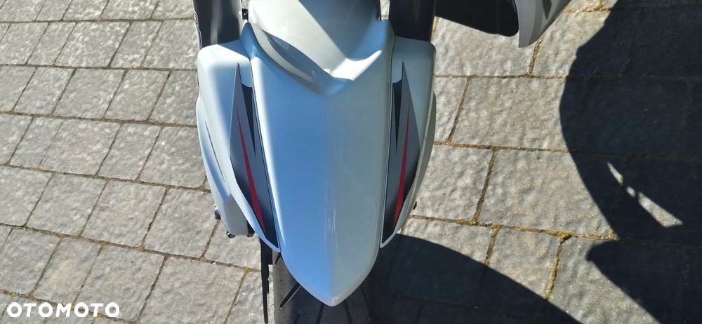 Suzuki GSX - 6