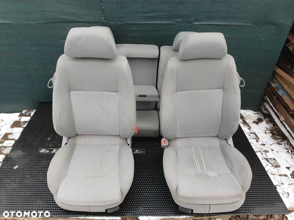 Fotele Fotel Kanapa Welur Jasne Siwe Podlokietnik VW Golf IV 4 3 drzwi komplet - 1