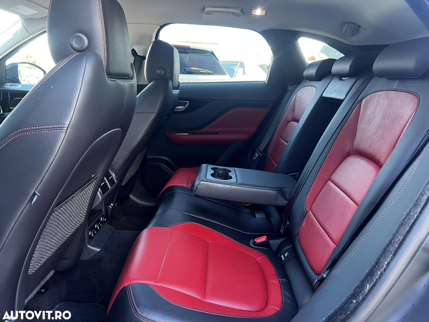 Jaguar F-Pace 20d AWD R-Sport - 36