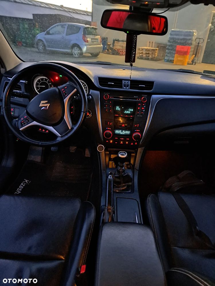 Suzuki Kizashi 2.4 Sport - 6
