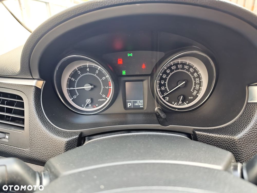 Suzuki Kizashi 2.4 Sport 4WD CVT - 4