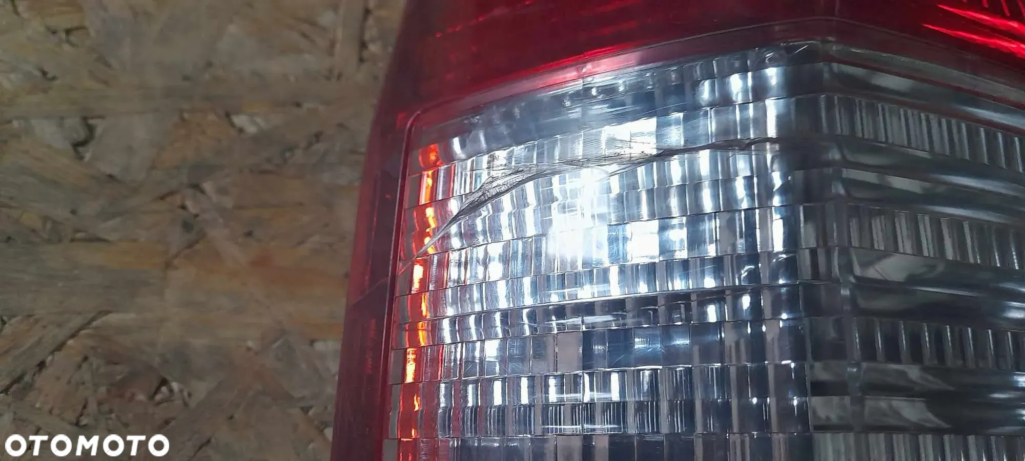 LAMPA TYLNA PRAWA LEWA  MITSUBISHI SPACE WAGON 1998-2005 - 5