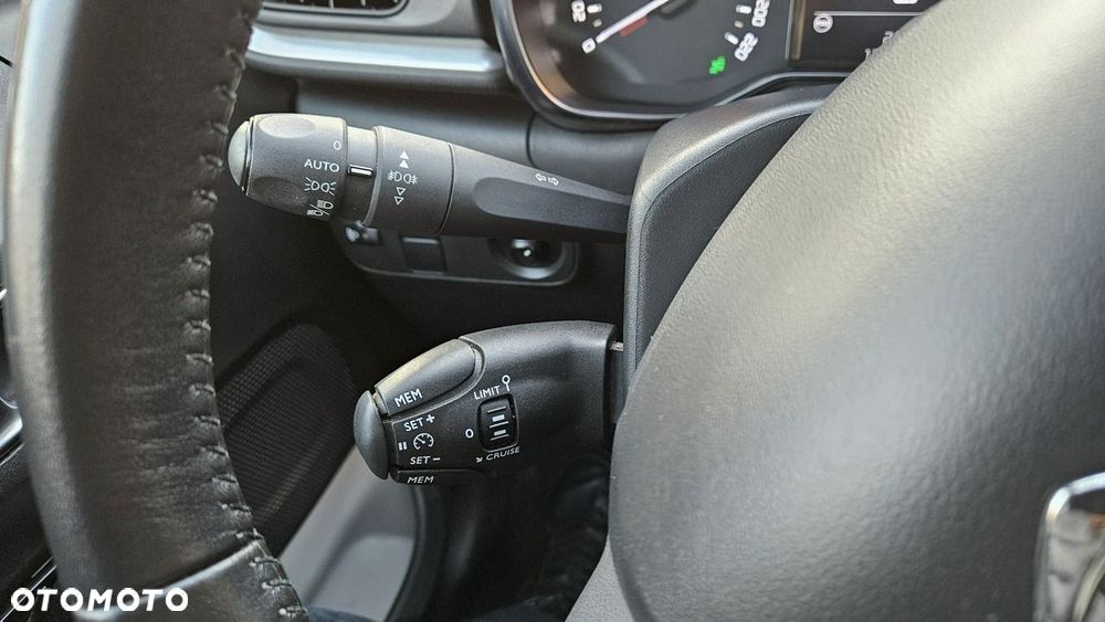 Citroën C3 1.2 PureTech GPF Shine - 19