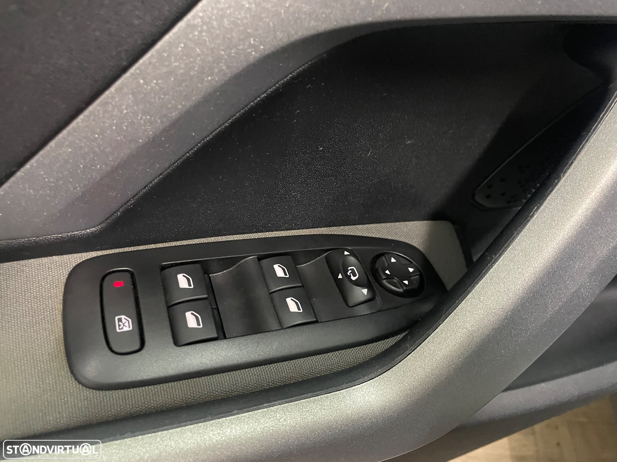 Peugeot 2008 PureTech 110 Stop&Start Allure - 4