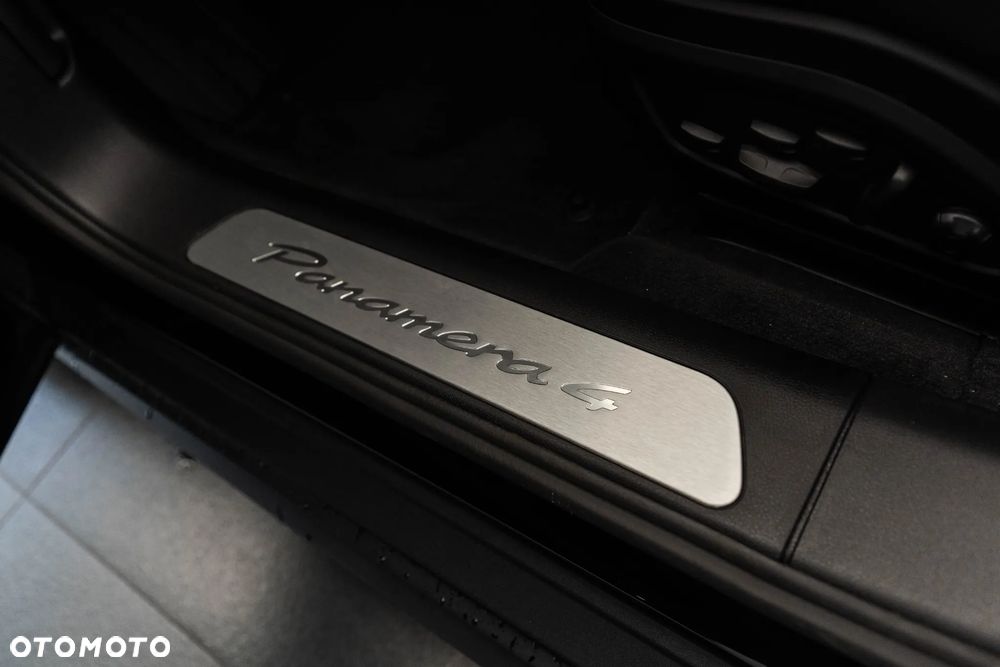Porsche Panamera 4 - 27