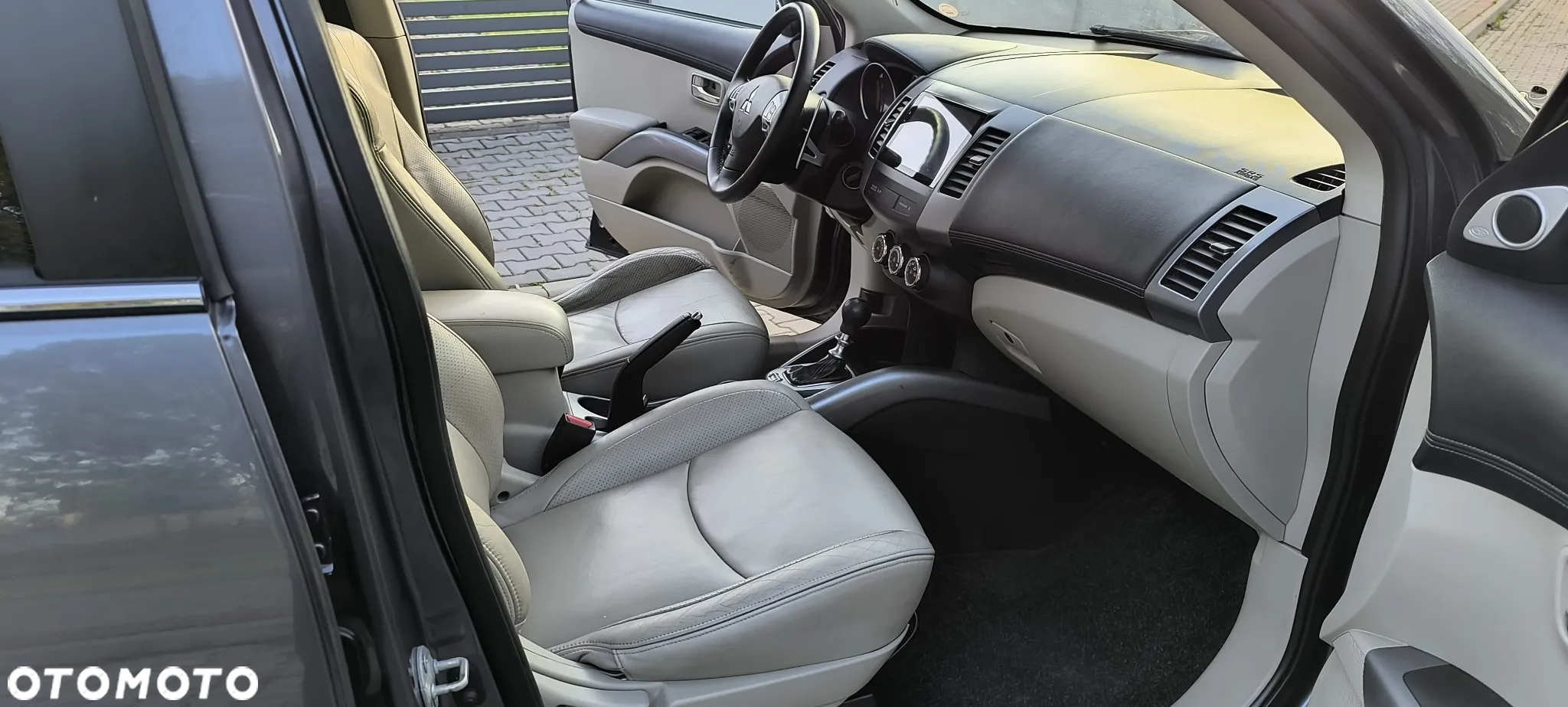 Mitsubishi Outlander 2.2 DI-D 4WD TC-SST Invite - 31