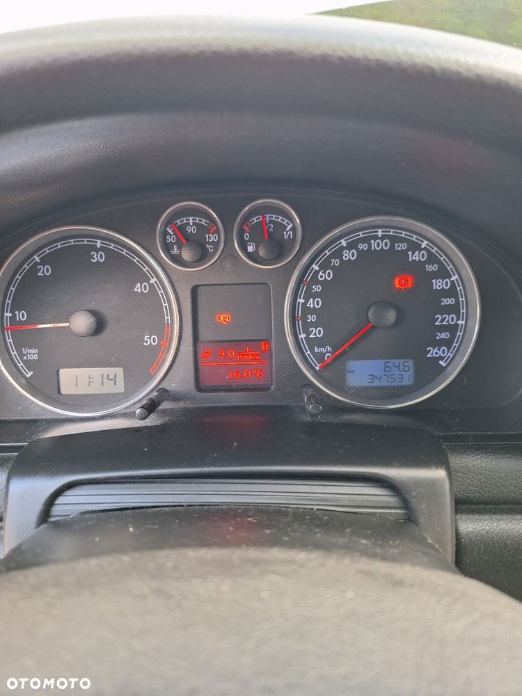 Volkswagen Passat - 8