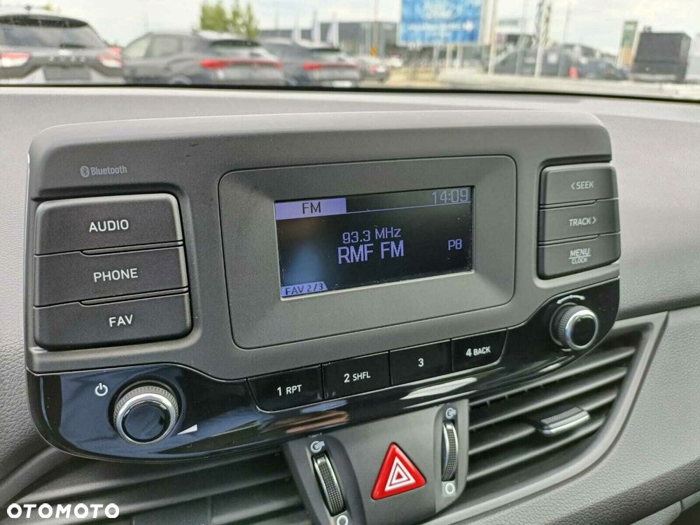 Hyundai i30 1.5 DPI Classic + - 21