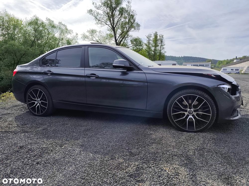 BMW Seria 3 330d xDrive Luxury Line - 12
