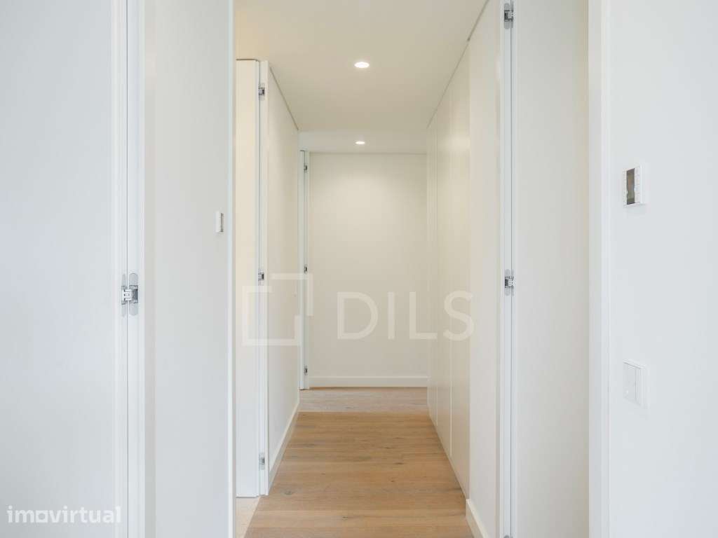 Apartamento T4, novo, com 2 lugares de estacionamento e arrecadação... - Grande imagem: 5/66
