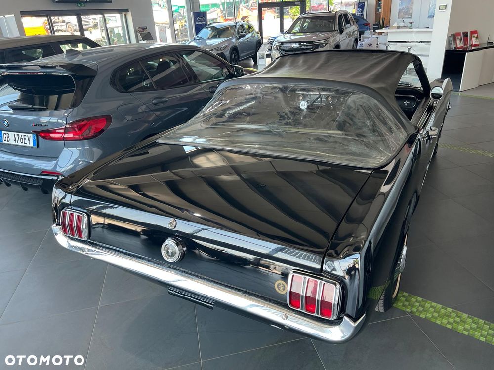 Ford Mustang - 38