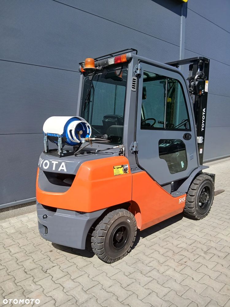 Toyota 02-8FGF30 - 6