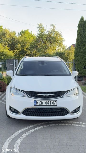 Chrysler Pacifica - 3