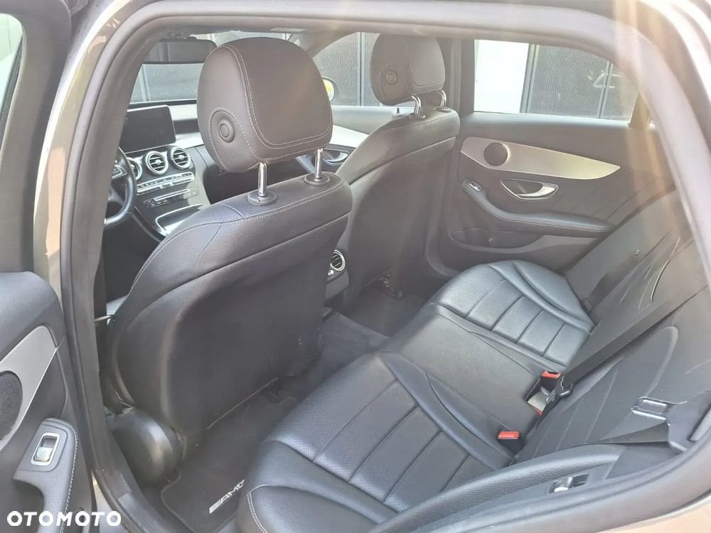 Mercedes-Benz Klasa C 250 d 4Matic T 9G-TRONIC AMG Line - 33