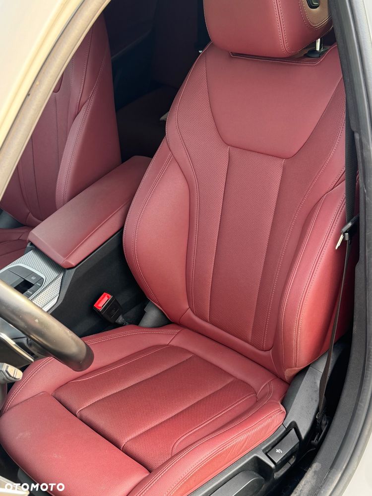 BMW Seria 3 318d MHEV M Sport - 14
