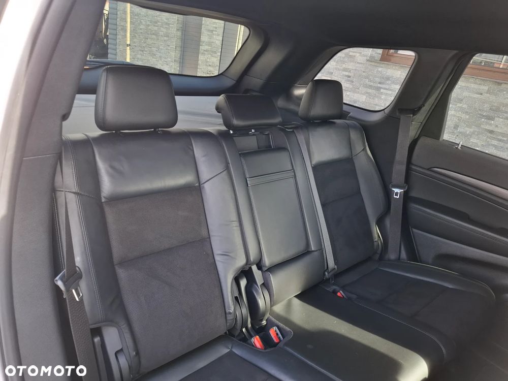 Jeep Grand Cherokee - 32