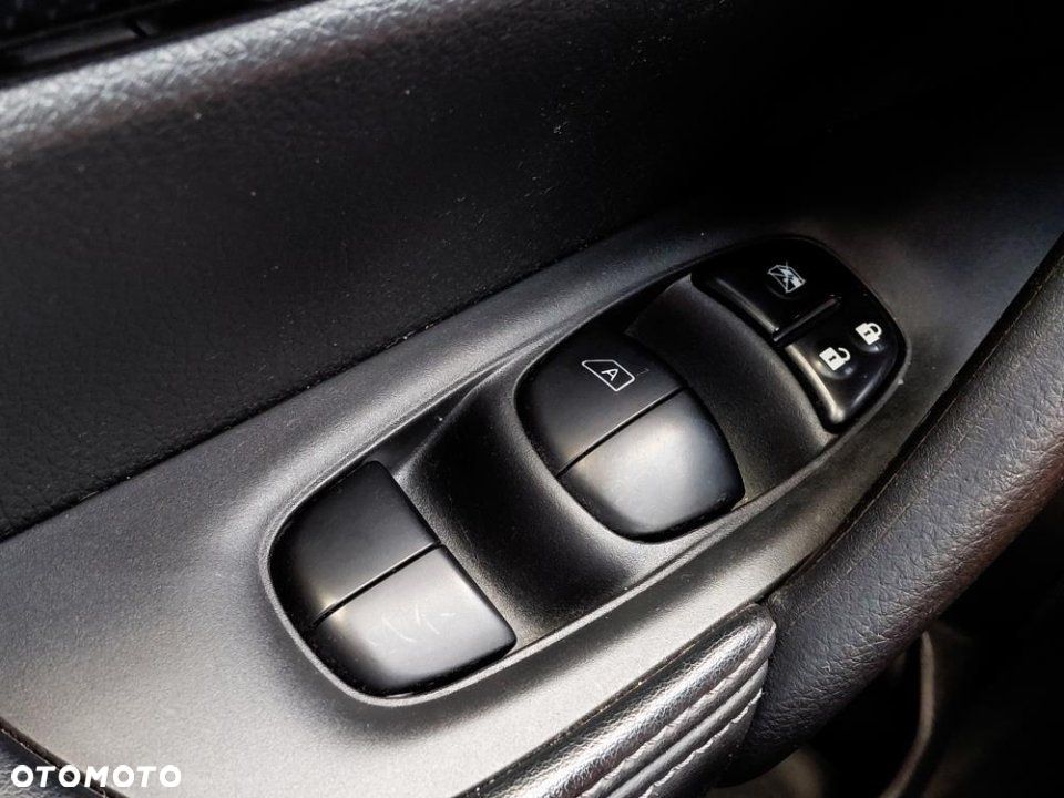 Nissan X-Trail - 10