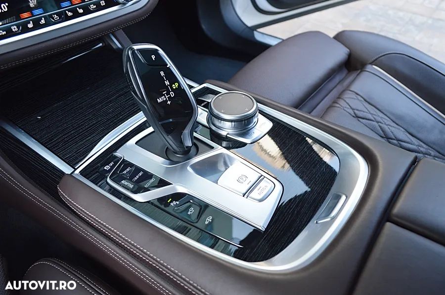 BMW Seria 7 730d xDrive MHEV - 36