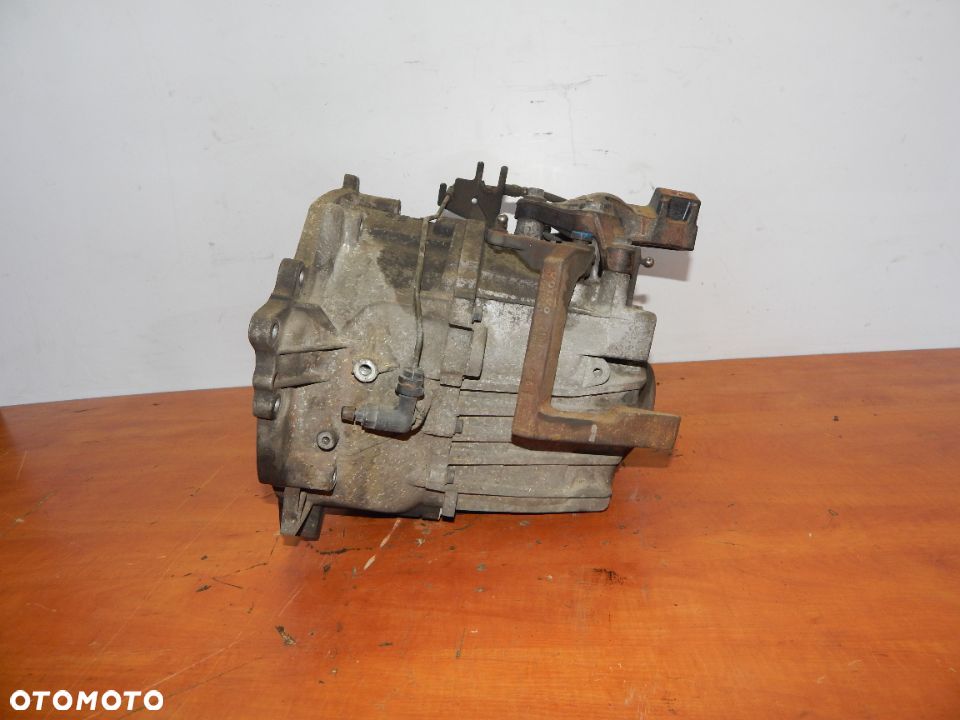 Skrzynia biegów 2.0 tdci hdi Volvo v50 Ford citroen peugeot 05-13 Łuków części - 5