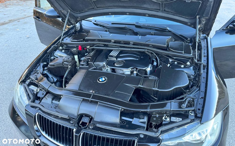 BMW Seria 3 318i - 15