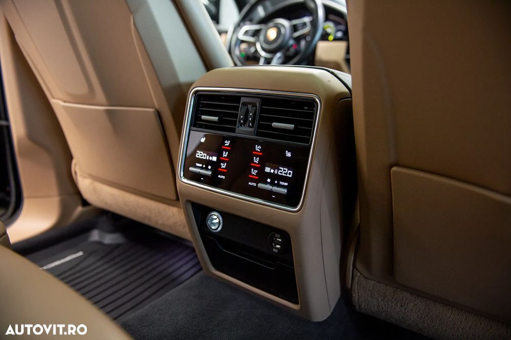 Porsche Cayenne Standard - 31