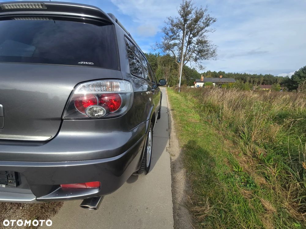 Mitsubishi Outlander - 25