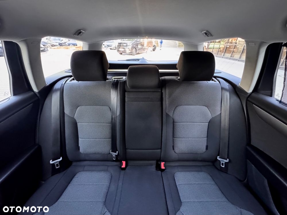 Volkswagen Passat 2.0 TDI DSG Highline - 14