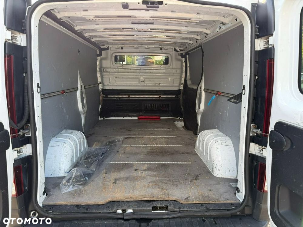 Opel Vivaro - 8