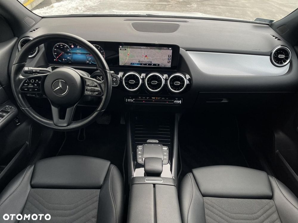 Mercedes-Benz GLA - 15