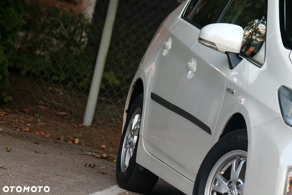 Toyota Prius Plug-in 1.8 HSD Premium - 17