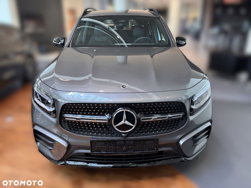 Mercedes-Benz GLB - 2