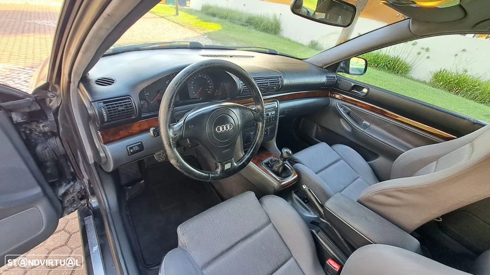 Audi A4 Avant 1.9 TDI Attraction - 8