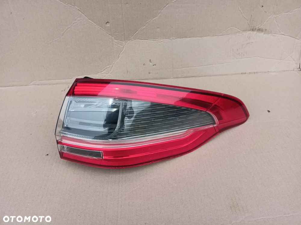 Lampa Prawa Prawy  Tył  W Błotnik karoseryjna  FORD S-MAX MK1 LIFT