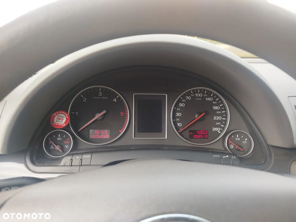 Audi A4 Avant 1.9 TDI Quattro - 12